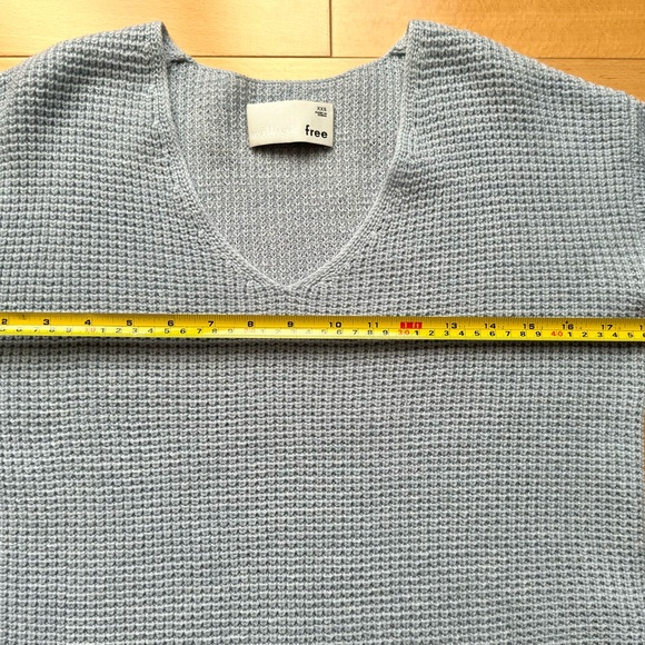Aritzia/Wilfred Free Wolter 100% Merino Wool Sweater. (PTP-18-22”) - Picture 2 of 8